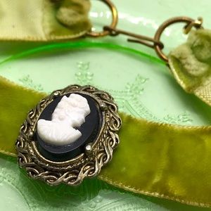 Vintage Cameo Velvet Choker Necklace